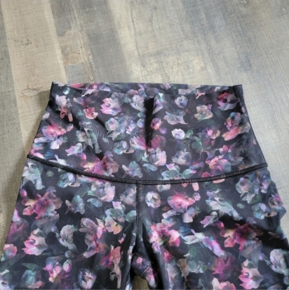 LULULEMON Wunder Under Crop 23" Scallop size 6 - Picture 4 of 7